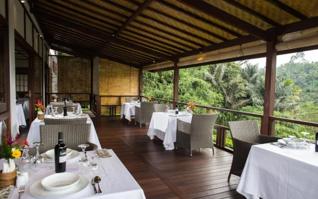 Suarapura Resort & Spa