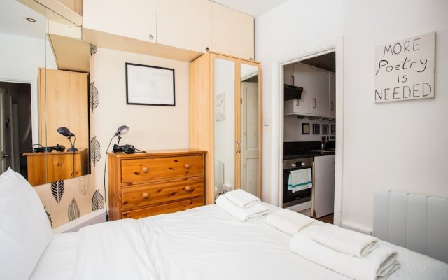 1 Bedroom Flat In West Kensington