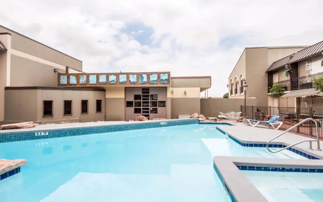 Western Inn and Suites