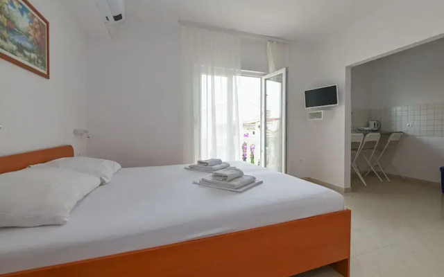 Seagull Apartments & Studios