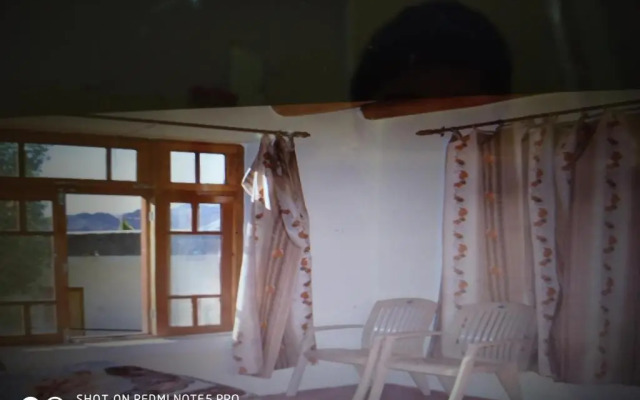 Jamspal Guest House
