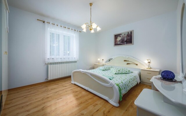 Stunning Home in Vinez With Wifi and 3 Bedrooms