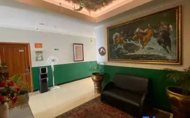 The Grand Cabin Hotel