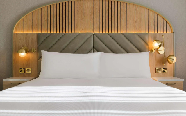 DoubleTree by Hilton Bristol North