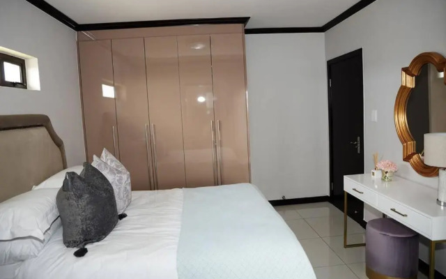 Vonzee apartment on Palmview Estate.