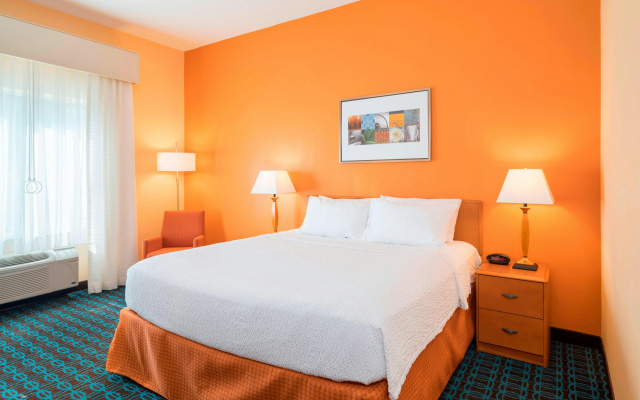 Fairfield Inn & Suites by Marriott State College