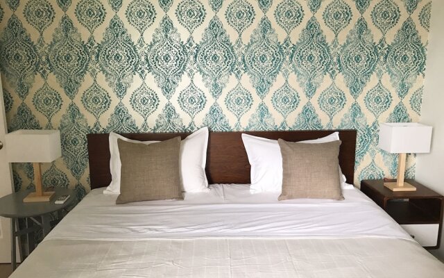BEACH ROOMS INN - Hollywood Beach