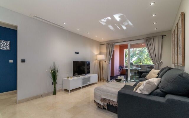 Chic Oasis on the Coast