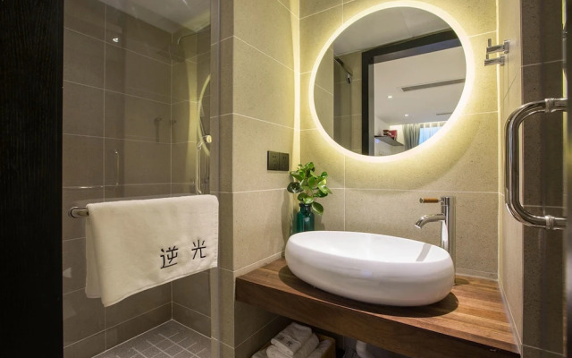 Hangzhou Backlighting Inn