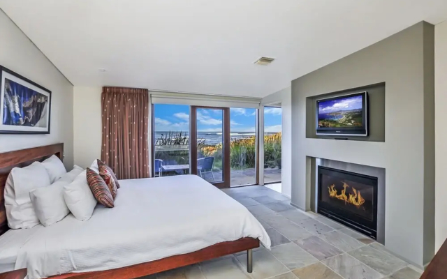 Hearn's Beachside Villa 4