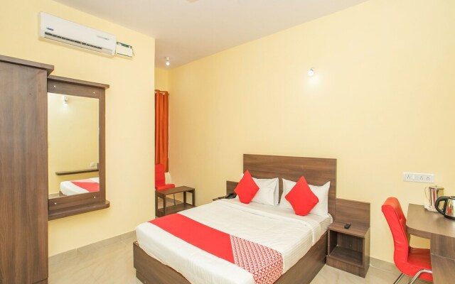 OYO 15633 Champion Palace