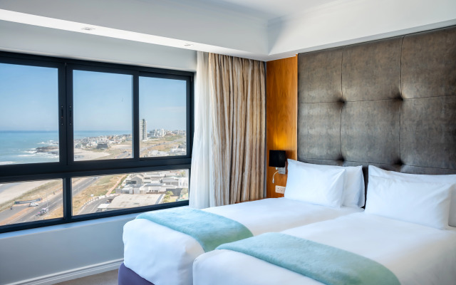 Blaauwberg Beach Hotel