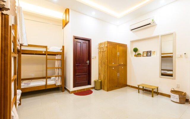 Hachi Hostel