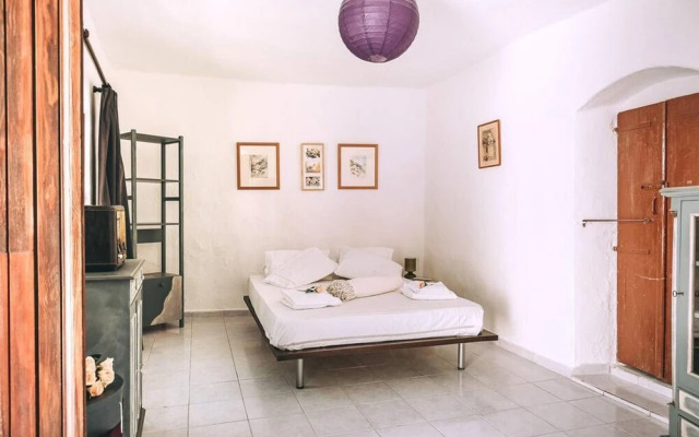 Melody House in Roustika