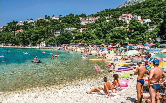 One-Bedroom Apartment with Sea View in Baska Voda