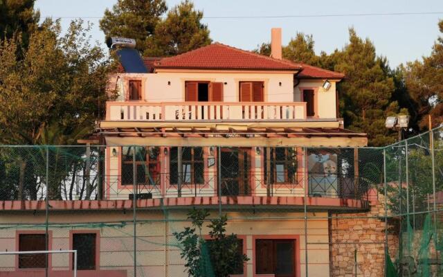 The Pine Tree House