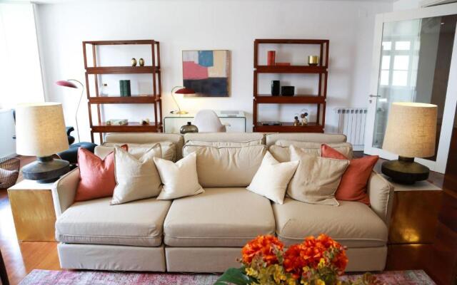 Lovelystay - Chiado 3Bedroom Wonder