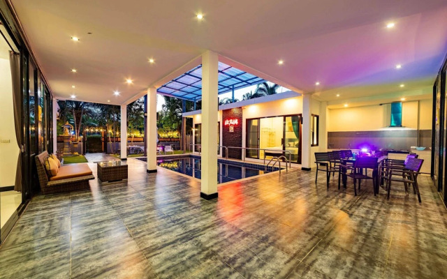 4 Bedroom Modern Pool Villa BL10