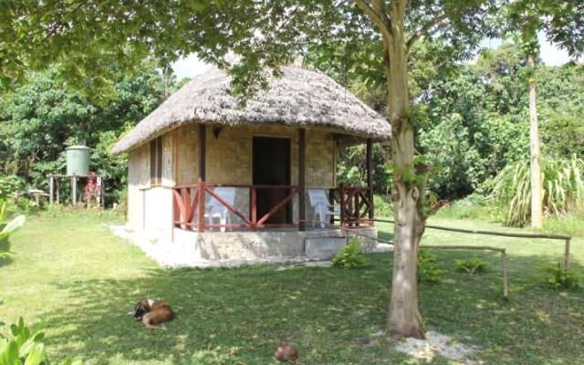 Alofa Beach Bungalows