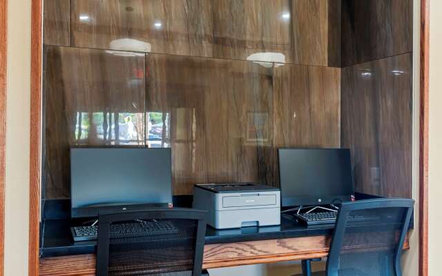 Comfort Suites West Monroe near Ike Hamilton Expo Center