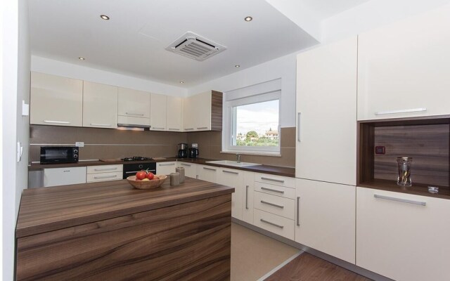 Nice Home in Pula With Wifi and 4 Bedrooms