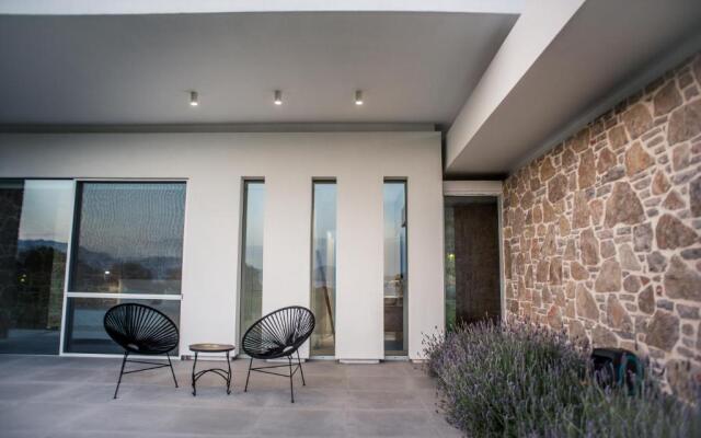 Varko Luxury Suites