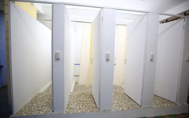 OYO 385 Gia Huy Hotel