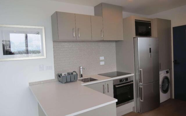 Ramada Suites By Wyndham Victoria Street West