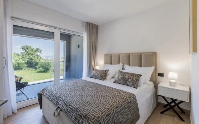 Scenic Kastel Luksic Apartments