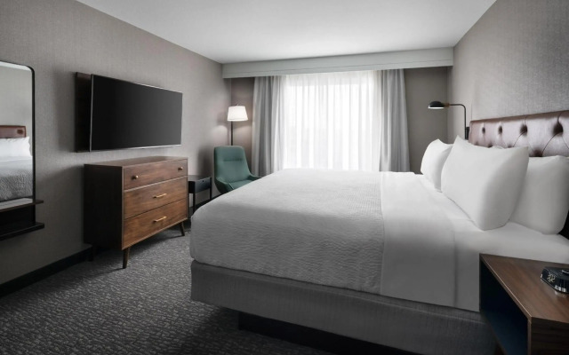 Four Points by Sheraton Hotel & Suites San Francisco Airport