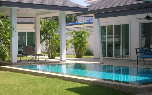 CasaBlue Pool Villa