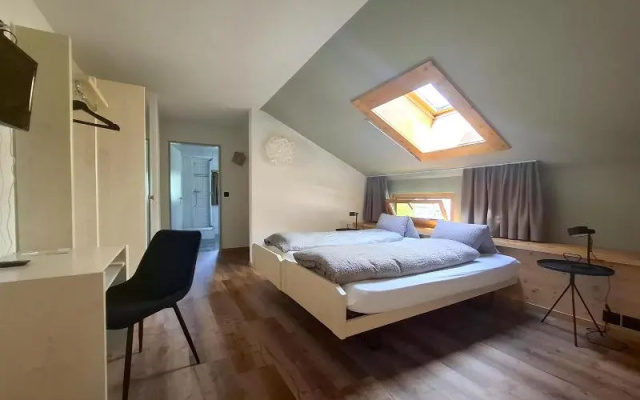 Hotel Alpina – Guest Rooms – Schiers