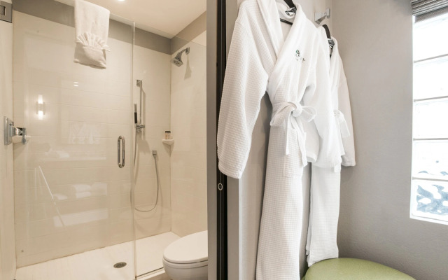 Almond Tree Inn Hotel - Adults Only