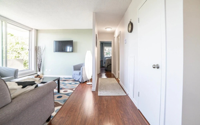 Beautiful 2bdr Suite w Parking Patio Coffee Wifi
