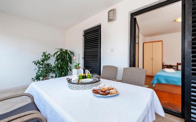 Apartments Marija - 500 m from beach