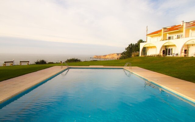 Liiiving in Nazare - Bay View Villas