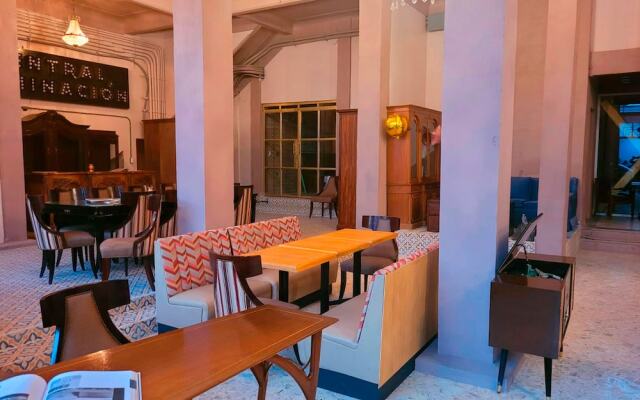Antique Hotel