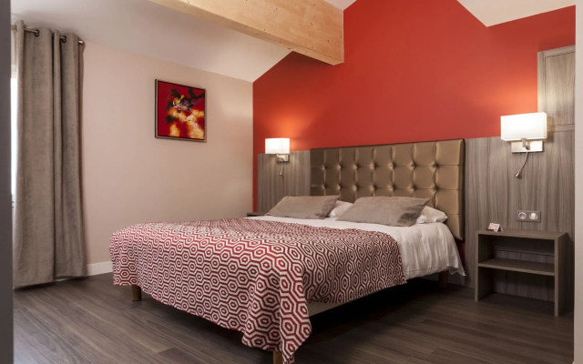 Brit Hotel Confort Pau Lons