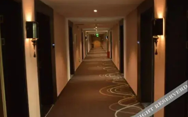 Xana Hotelle(Zhengzhou Sports center Branch)