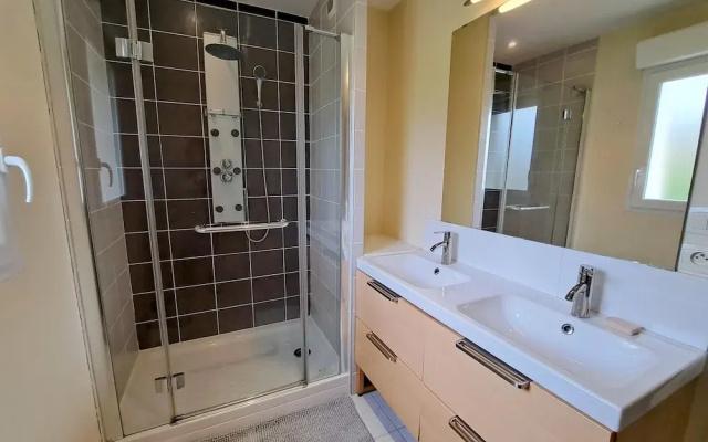 Holiday Home in Hanvec for 5