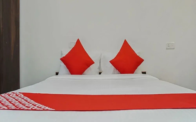 OYO Flagship 23990 Manjari