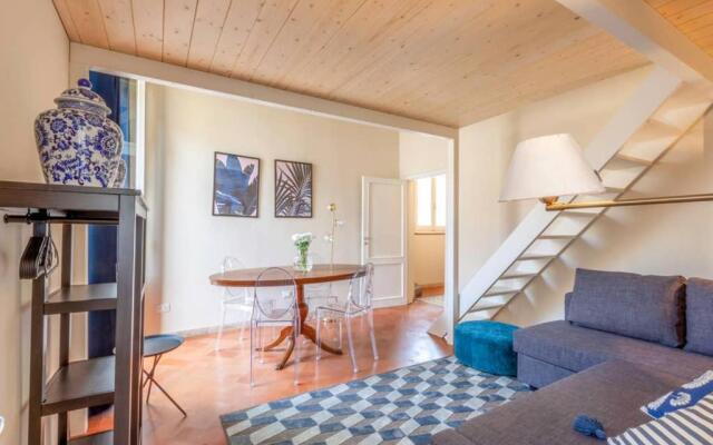 Santa Croce. Quiet, large and luminous loft