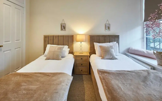 Host Stay Hide Hill Apartment B