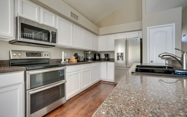 Phoenix Home w/ Private Pool, 16 Mi to Downtown!