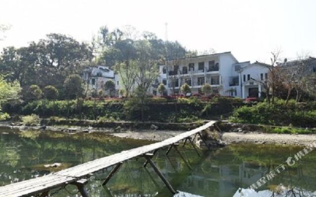 Yaoli Wolongtan Hotel