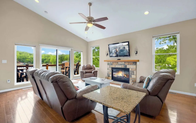 Trails End Hideaway Waterfront