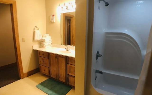 Briarstone Lodge Condo 13B - Two Bedroom Condo