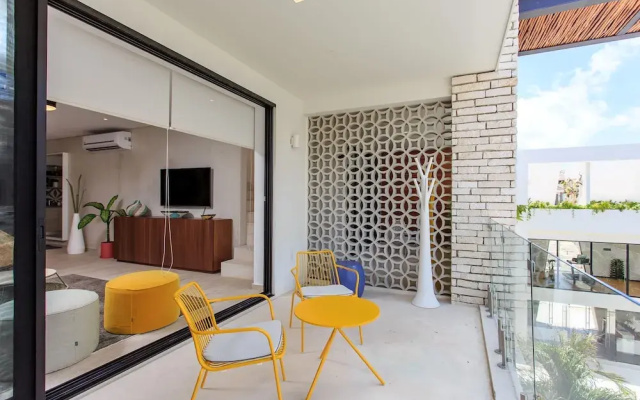 Beautifully Minimalistic Studio Wrapped in Nature by Stella Rentals