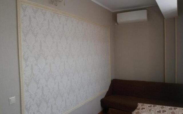 Apartment on Lakoba 60