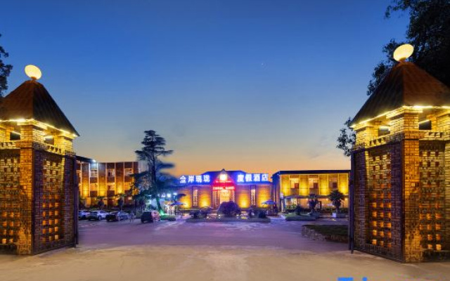 Golden  Coast  YuLong  Resort  Hotel